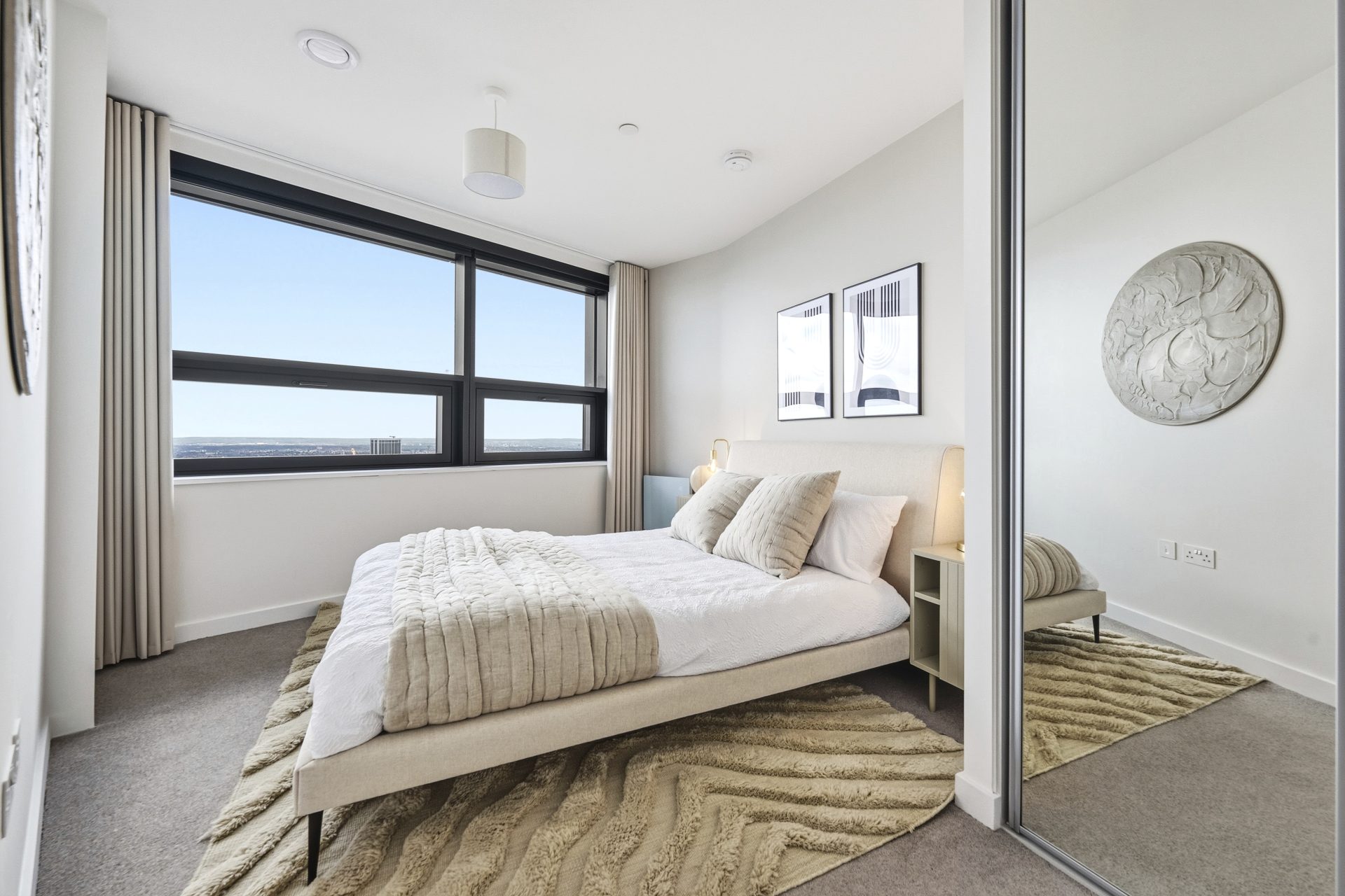 Core Octagon Three Bedroom Penthouse - Bedroom